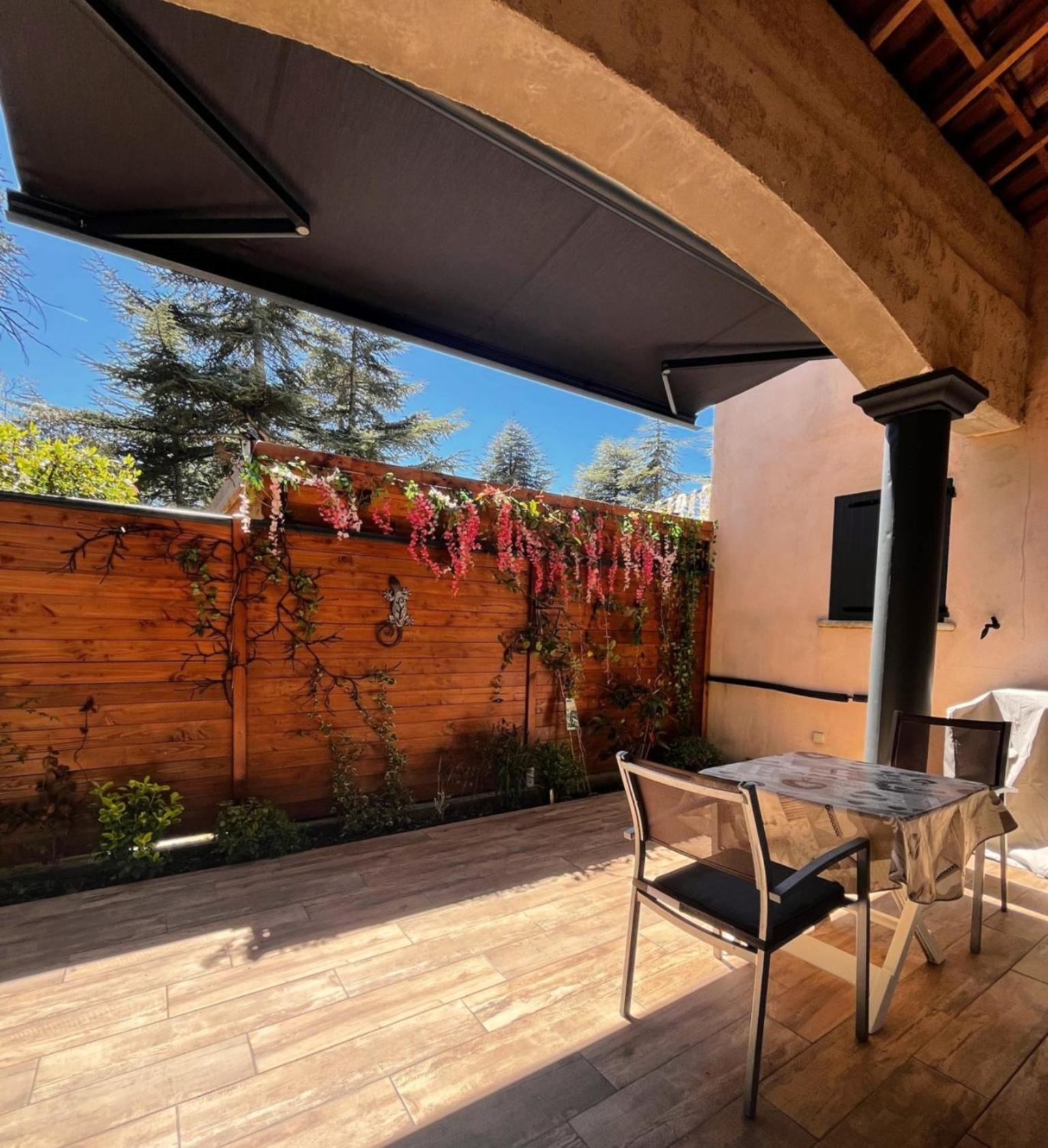 Spacieuse Dependance Duplex 50 M2 Classe 3 Etoiles Sans Vis-A-Vis Gréoux-les-Bains Exterior foto